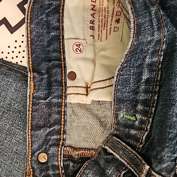 J Brand Jeans - Picture 3 of 6